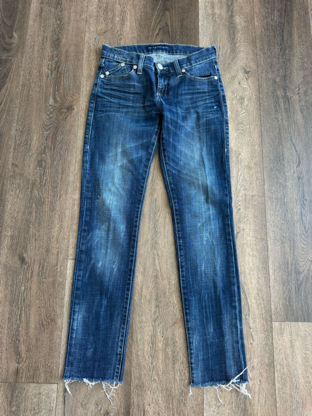 Rock & Republic Women's Dark Blue Straight Leg Jeans Berlin Size 2